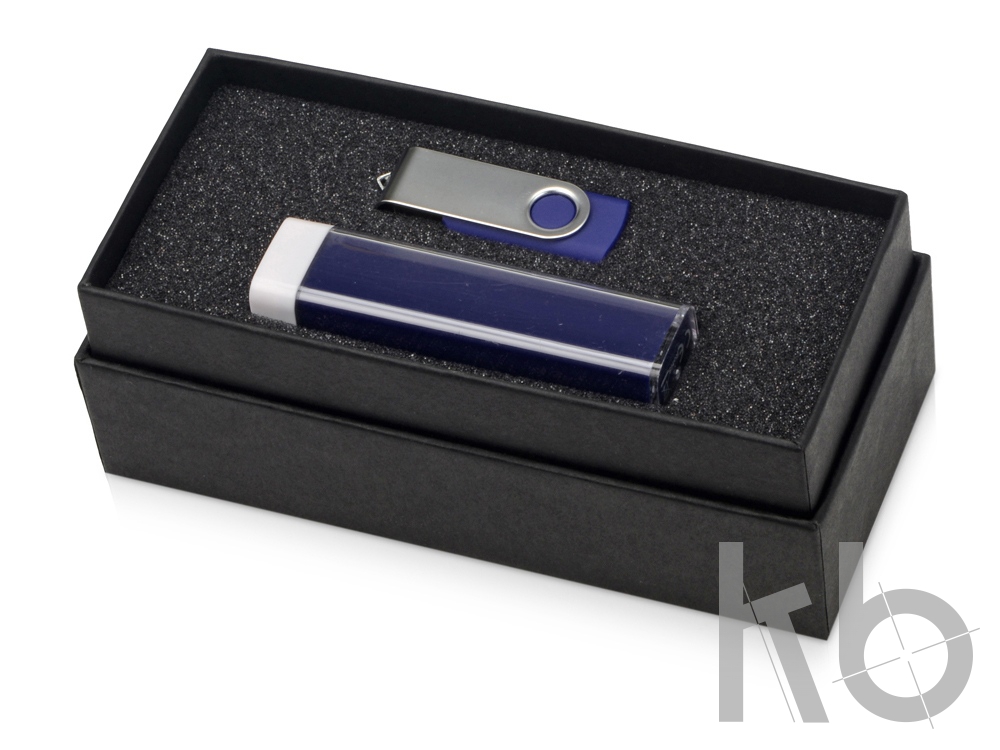 Подарочный набор Flashbank с флешкой и зарядным устройством