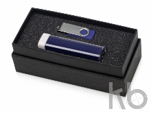 Подарочный набор Flashbank с флешкой и зарядным устройством