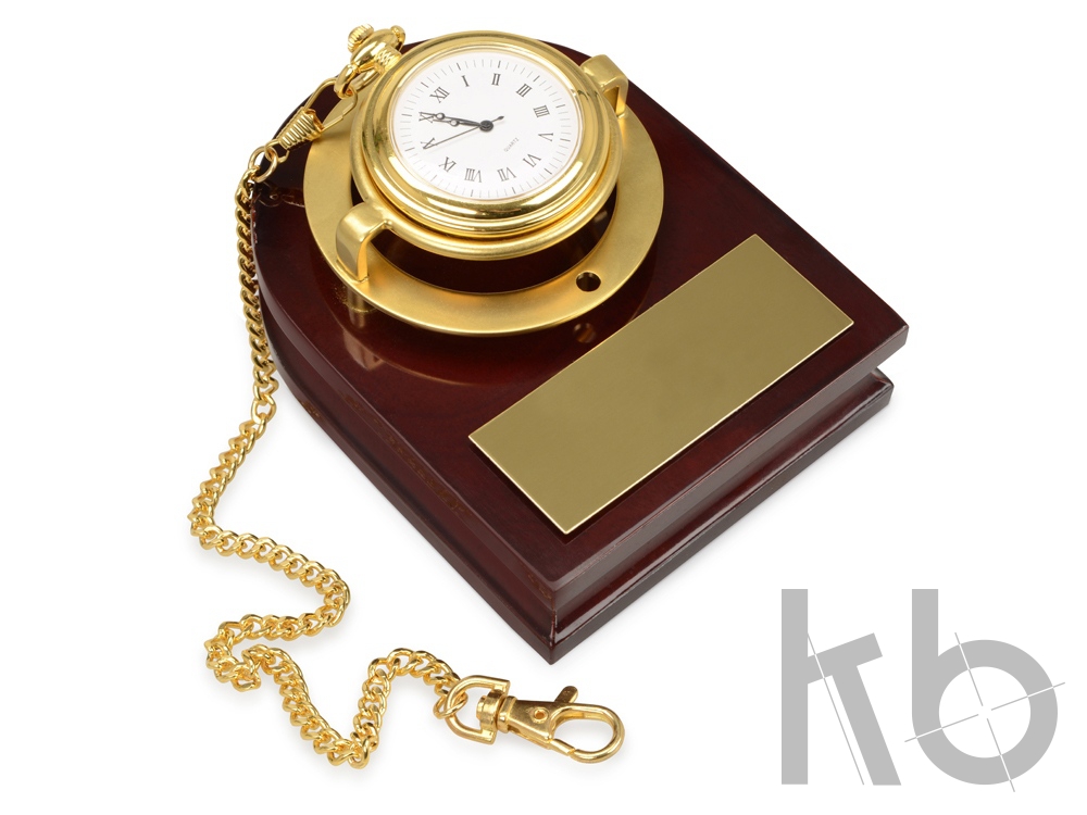 Часы «Магистр» с цепочкой на деревянной подставке