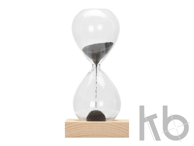 Песочные магнитные часы на деревянной подставке «Infinity»