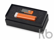 Подарочный набор Flashbank с флешкой и зарядным устройством