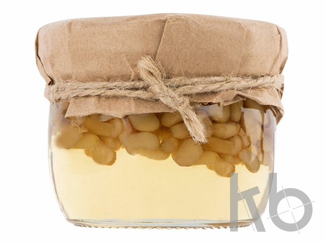 Мед с кедровыми орешками