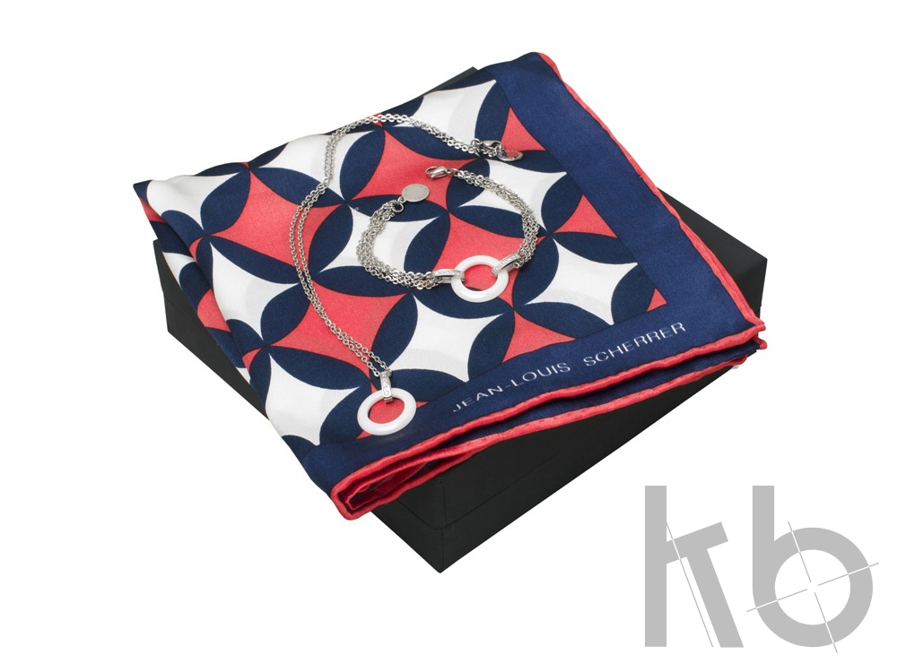 Набор: шелковый платок, браслет, колье