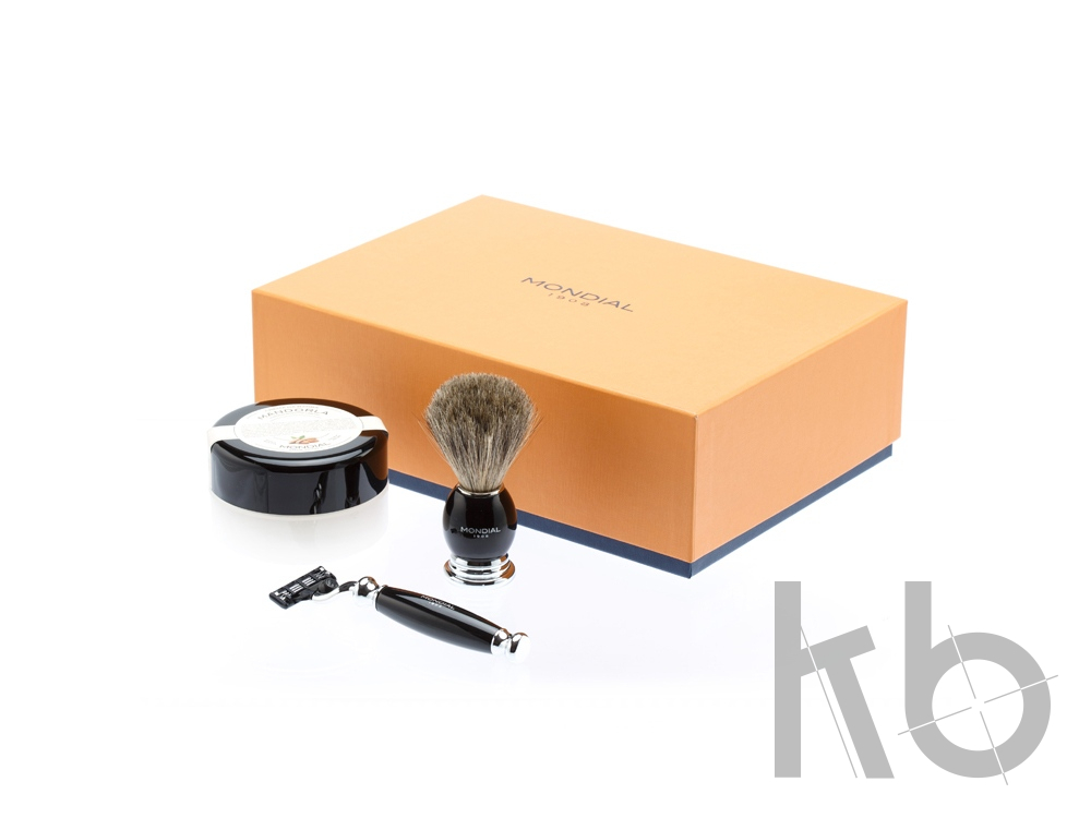 Бритвенный набор: станок MACH3, помазок, крем для бритья Mandorla
