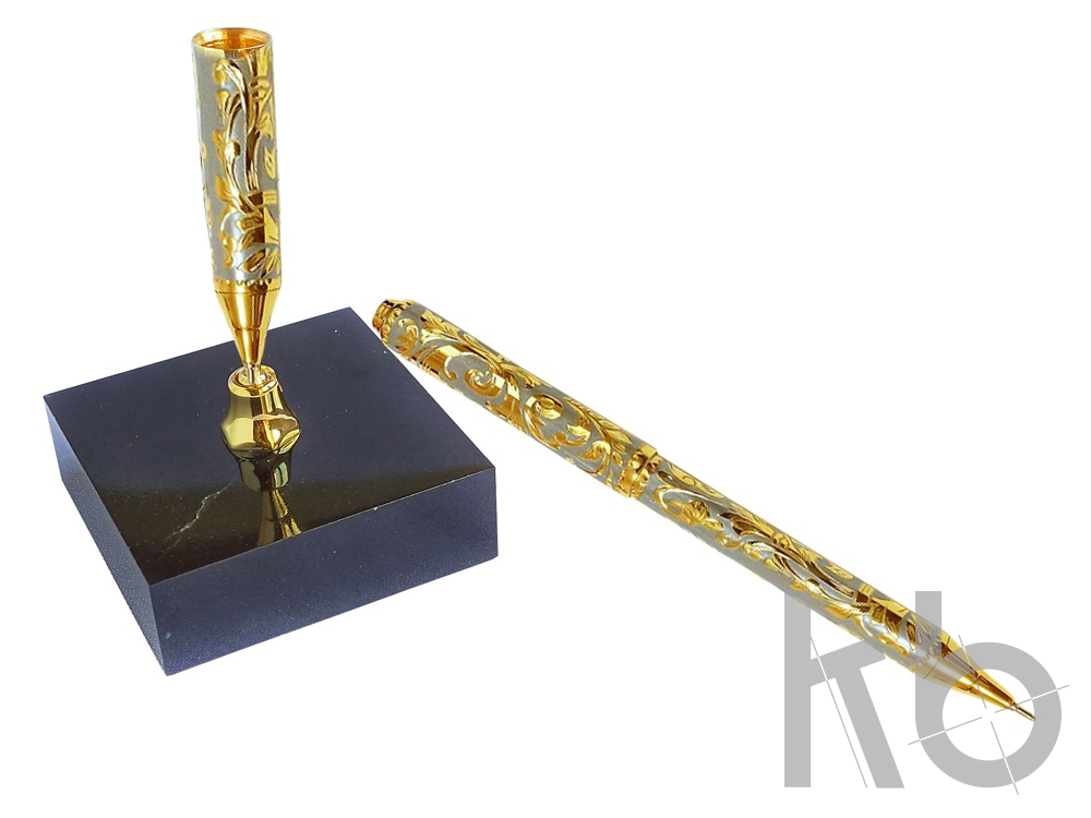 Ручка на подставке