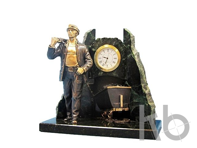 Настольные часы «Угольная сага»