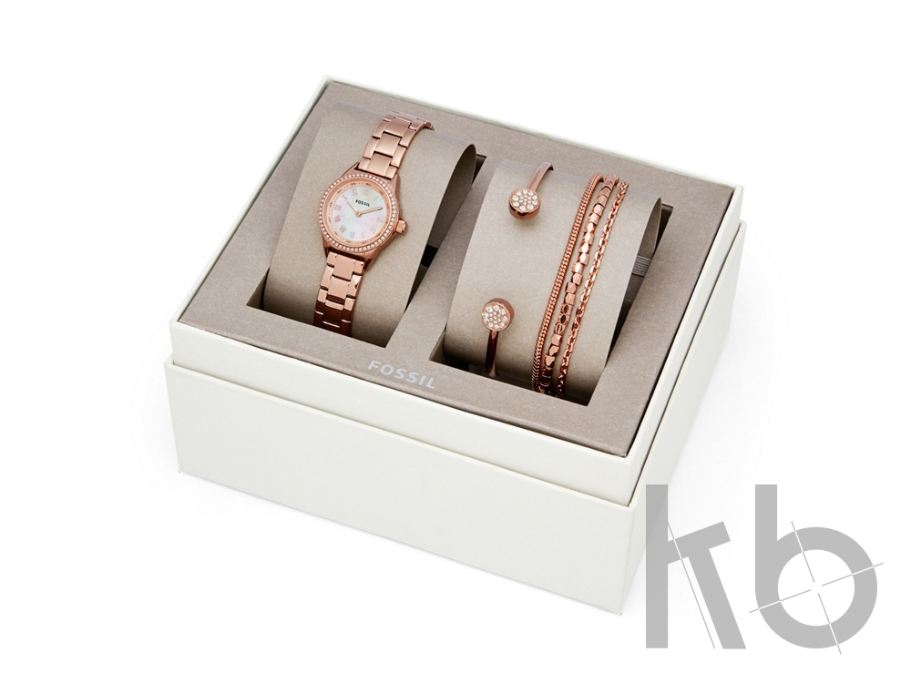 Подарочный набор: часы наручные женские, 4 браслета