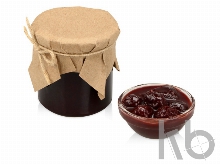 Варенье из вишни с шоколадом и коньяком в подарочной обертке