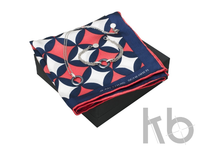 Набор: шелковый платок, браслет, колье