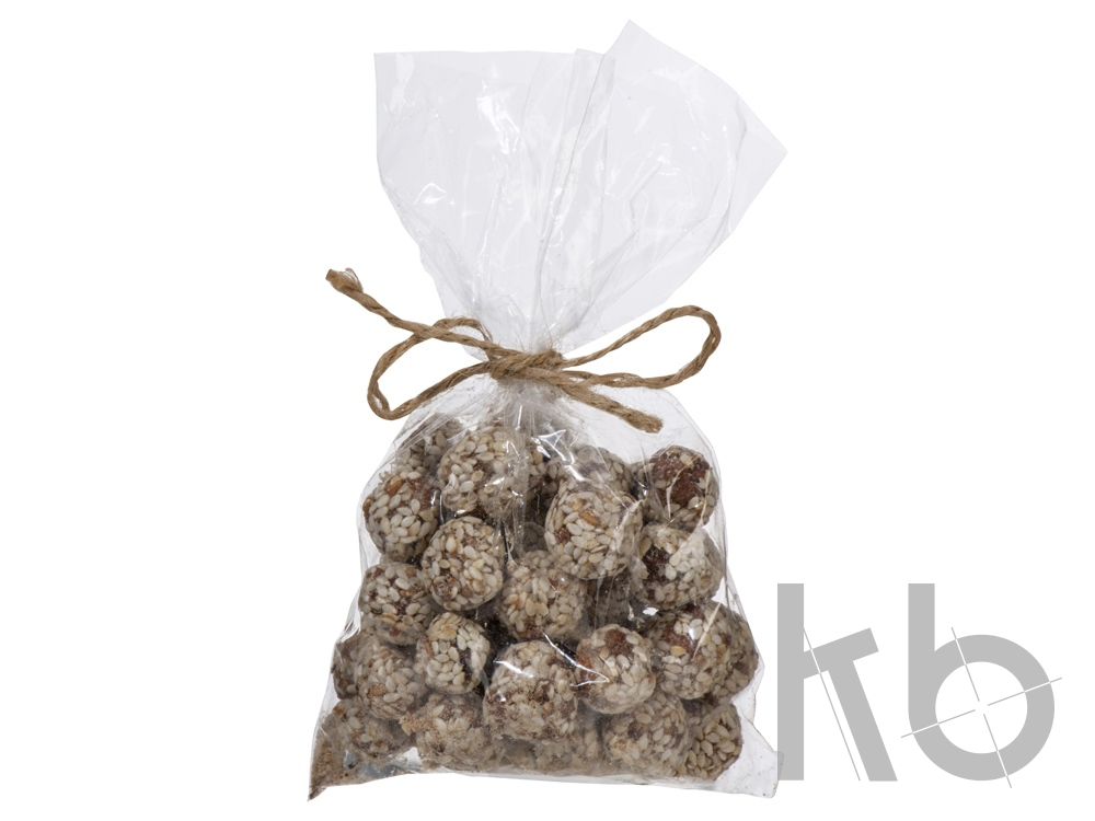 Фундук в кунжуте