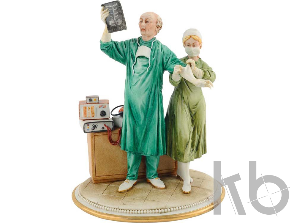 Скульптура «Врач»