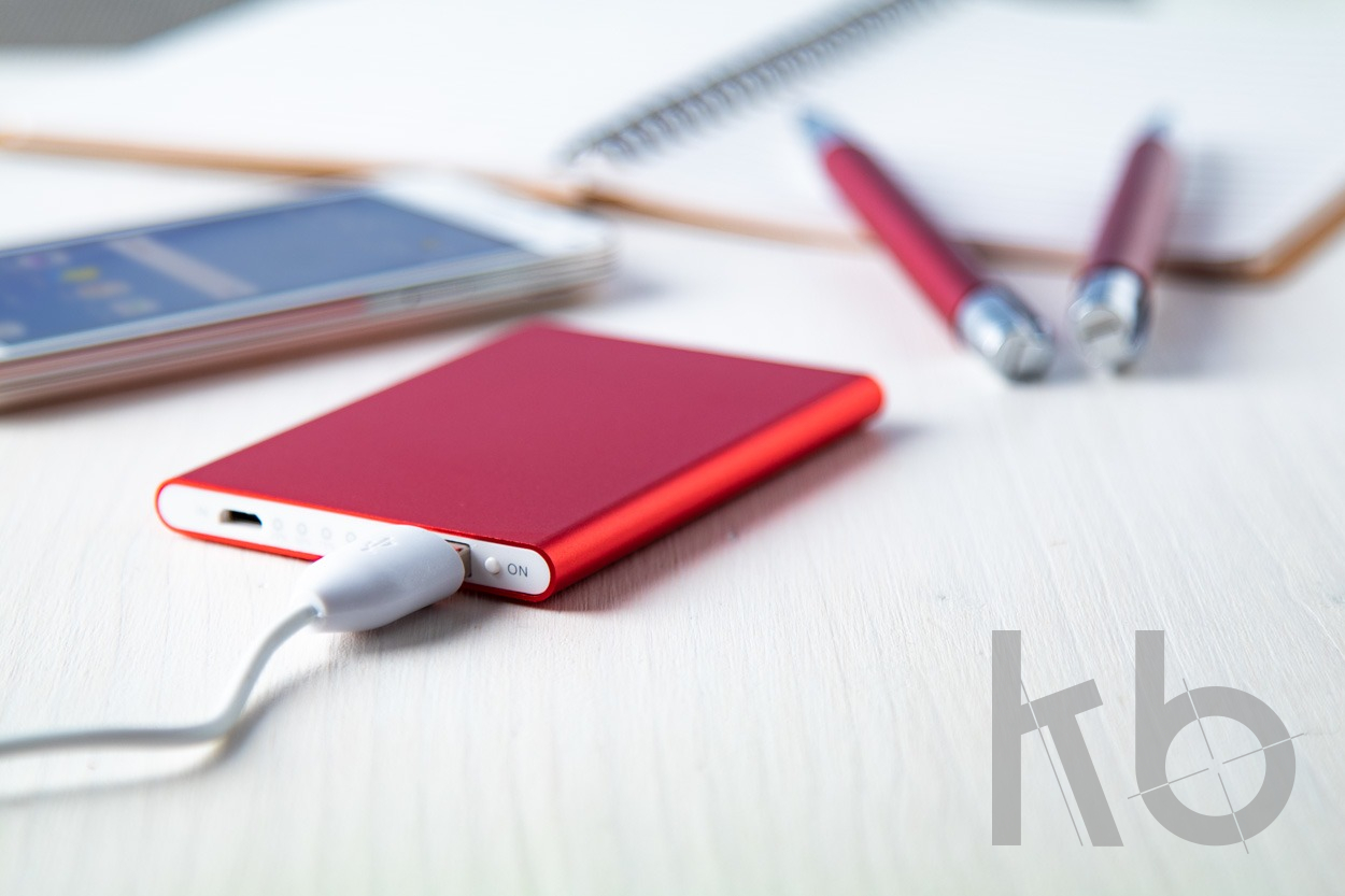 Портативное зарядное устройство, 2200 mAh