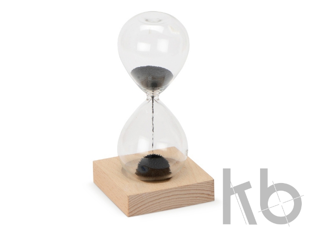 Песочные магнитные часы на деревянной подставке «Infinity»