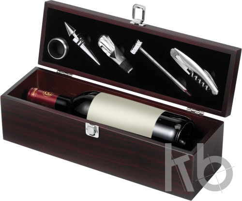 Wooden wine gift set