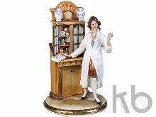 Скульптура «Фармацевт»