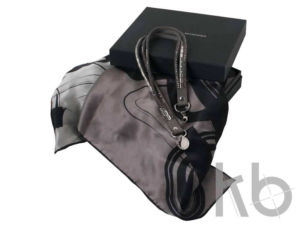 Набор: шелковый платок, браслет