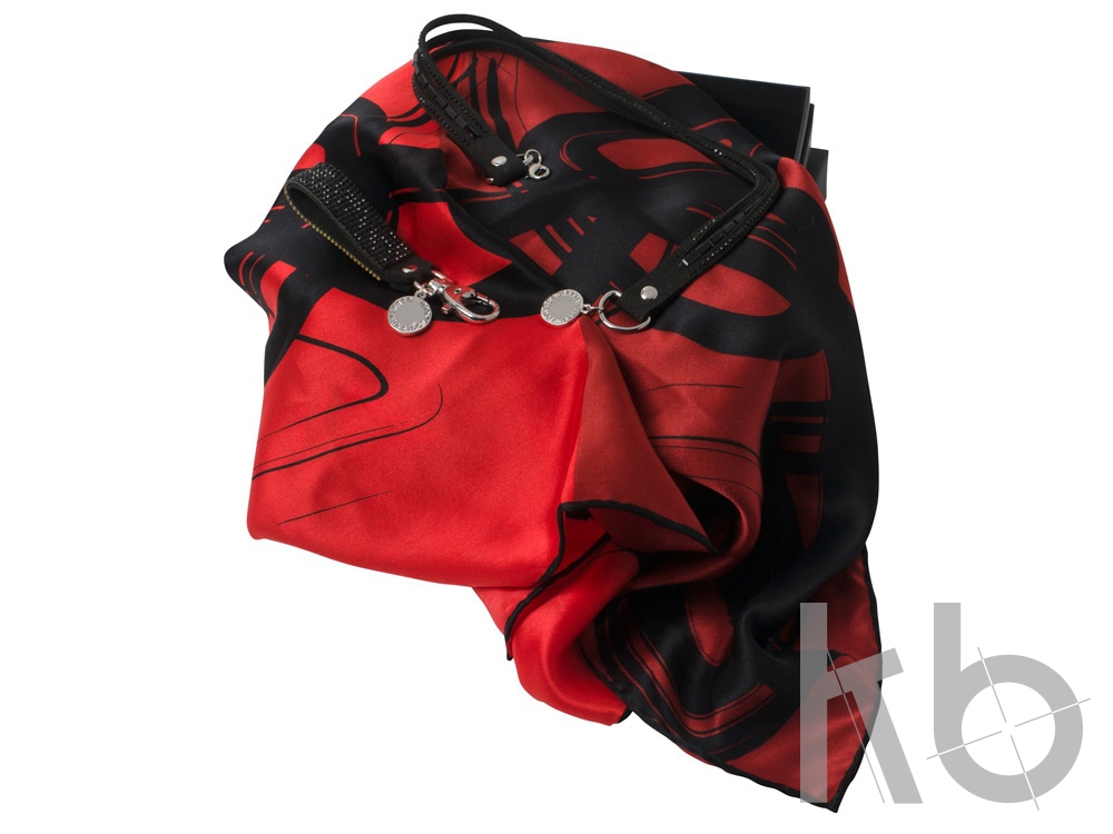 Набор: брелок, шелковый платок, браслет