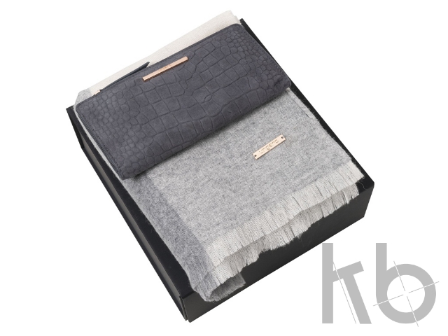 Подарочный набор: шарф шерстяной, кошелек дамский